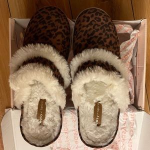 Easy Spirit size 8 Cheetah Slippers-NEW